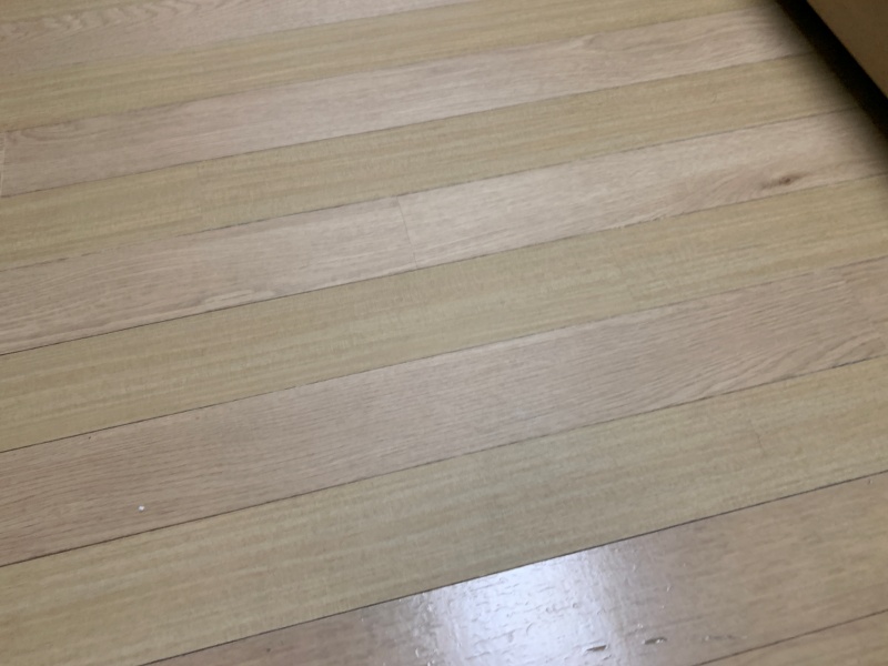 강마루보수 변색·손상된 바닥 시트지 보수로 새것처럼 복원한 인천 송도 아파트