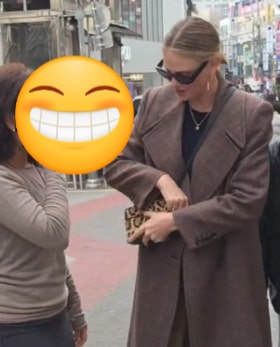   샤를리즈 테론, 대낮 홍대 등장?! 팬에게 먼저 “하이” 건넨 레전드 목격담
