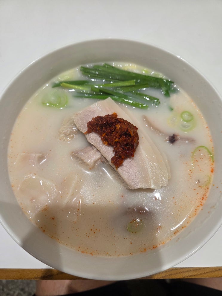  성수동 미쉐린 출신 쉐프가 운영하는 국밥 맛집 '화정순대'