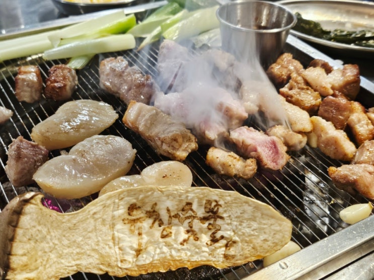  기본에 충실한 숯불구이 전문점 야장 삼겹살 유창숯불