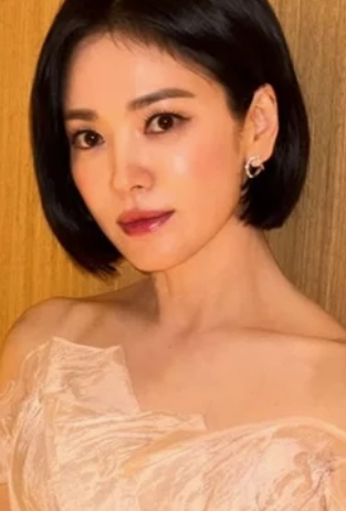   청룡영화제 레드카펫! 송혜교·손예진 같은 '단발' 다른 반응, 리즈 갱신과 아쉬움 사이의 차이는?!