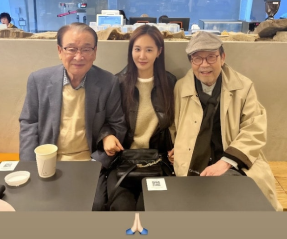   소녀시대 유리, 영원한 ‘앙리 할아버지’ 故 이순재 향한 먹먹한 추모와 신구 선생님께 전하는 마음!