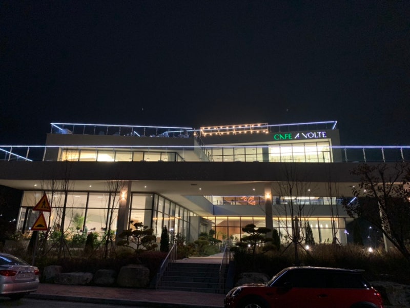정읍 내장산 뷰 카페 :: 대형 베이커리 맛집, 용산호 야경 예쁜 아보르떼
