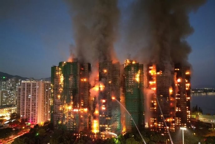 <b>홍콩</b> 타이포 대형 아파트 단지 <b>화재</b>…36명 사망·279명 실종
