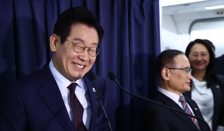 <b>이재명 대통령</b>, 7박10일 G20·중동 <b>순방</b> 마치고 귀국