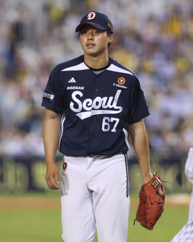 <b>박찬호</b> FA <b>보상 선수</b>로 두산 베어스 특급 유망주 <b>홍민규</b> 지명