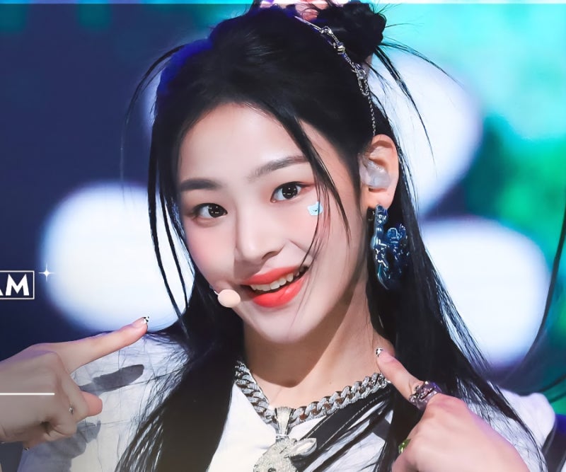 뉴진스 (NewJeans) 민지: '청순 올라운더' 그녀의 나이, 키, 샤넬 앰버서더 활동까지 완벽 프로필....