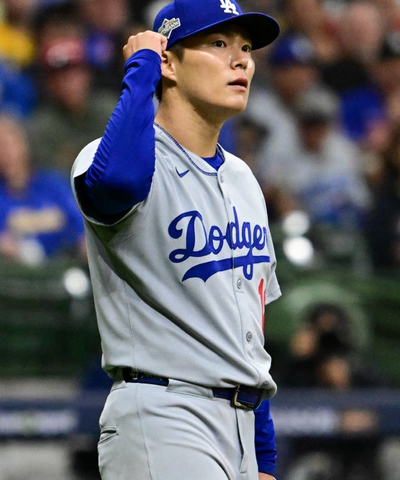 LA <b>다저스</b> KBO 출신 불펜 투수 <b>영입</b>할까? 로베르트 수아레스의... 