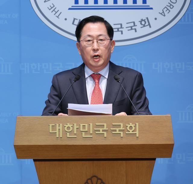 유용원 "'정당한 명령' 기준 모호해"…국가공무원법 개정안 우려