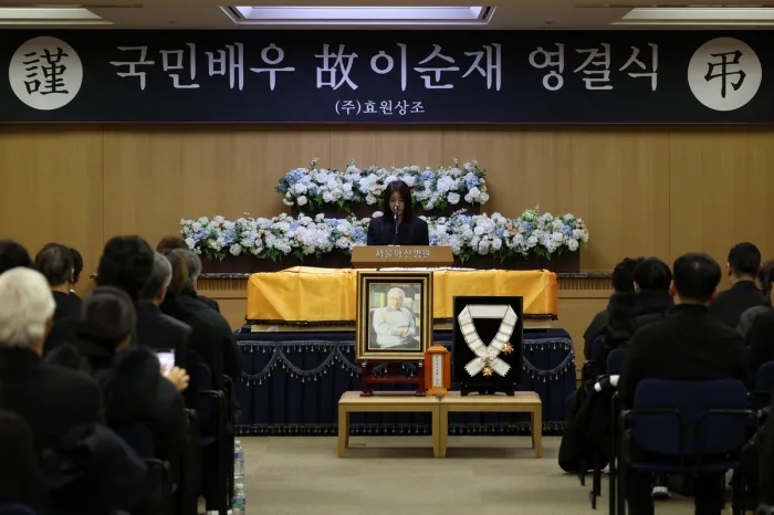 “오케이 컷 소리에 일어나셨으면”…국민 배우 이순재의 마지막 인사