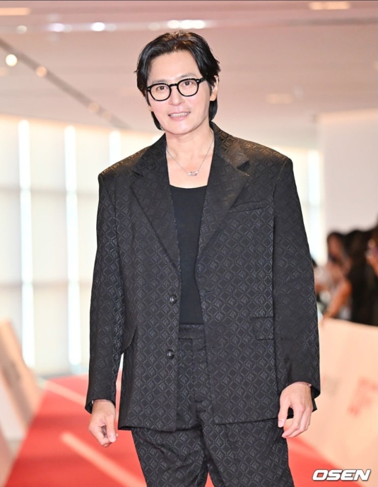   장동건, 홀로 故 이순재 빈소 찾은 이유…숨겨진 뒷이야기까지