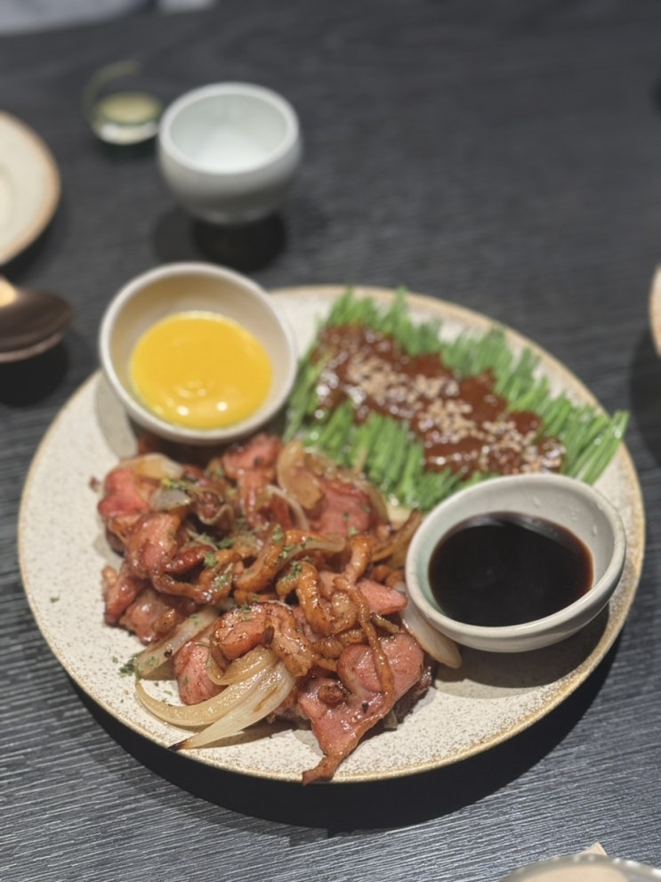  소규모 | 사장님이 잘생겼고 안주 정말 맛있는 군자술집