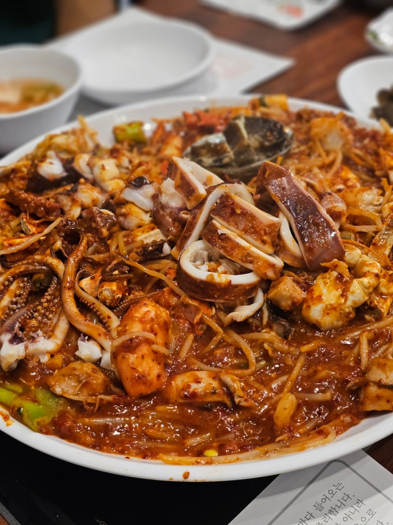 (부산 서면) 정동진해물탕해물찜 서면맛집 신선한 해물찜 중(中) 감자사리 볶음밥 추가