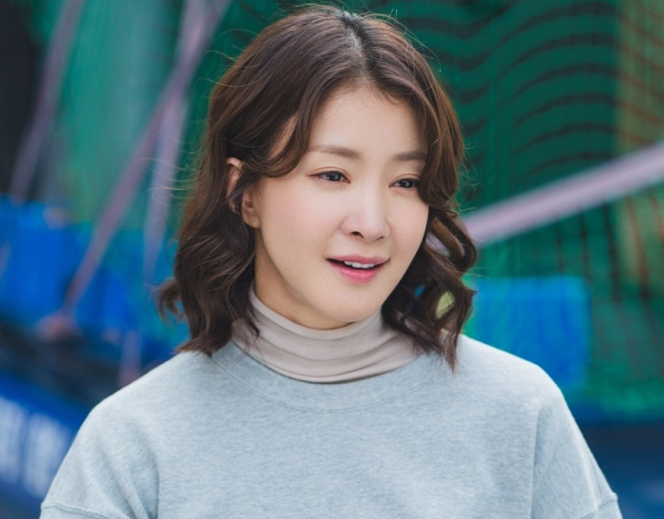  이시영, 해외선 흔한 "오너먼트 아기 촬영"...한국에선 왜 논란일까