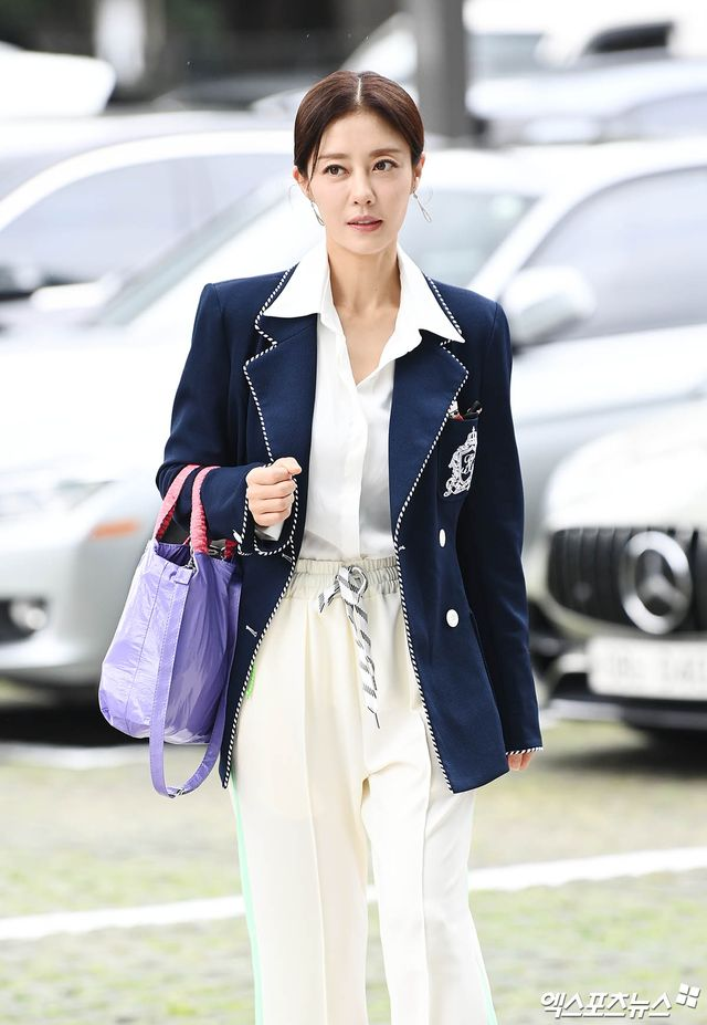  '쥬얼리 탈퇴' 이지현, 난치병 투병 사실 고백…"힘에 부쳤다, 청승떨긴 싫어" [해시태그]