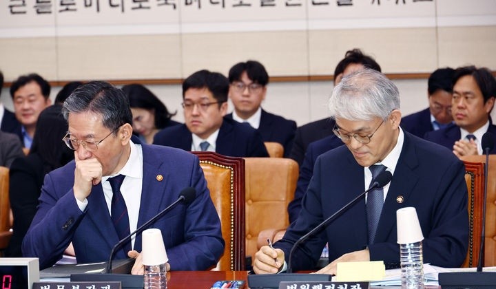 여야, 법사위서 <b>검사</b> 집단 퇴정 <b>감찰 지시</b> 놓고 충돌