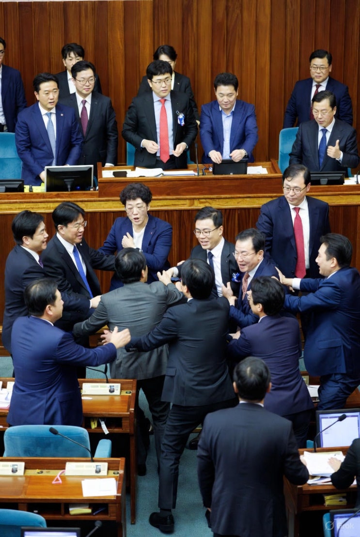 대장동 <b>항소</b>포기 vs <b>패스트트랙</b> <b>항소</b>포기: 외압 vs 자발성... 