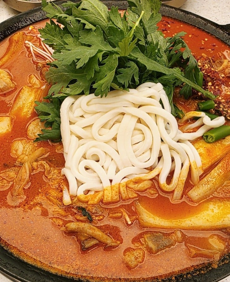  [명지]칼칼한 국물에 술한잔 하기좋은 한우대창전골 맛집 '파평옥 명지국제신도시점'