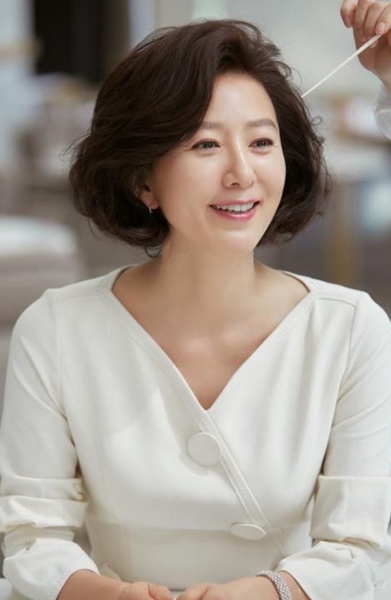 중년여성 헤어스타일의 워너비 김희애 스타일 분석하기