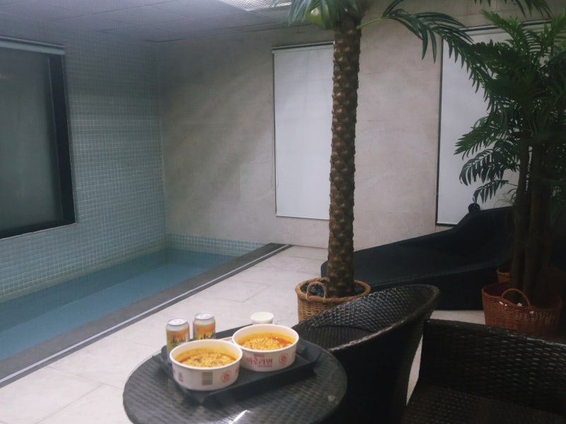 [인천모텔/구월동모텔추천] 느낌호텔, 수영장 있는 인천이색모텔 파티룸으로 딱!