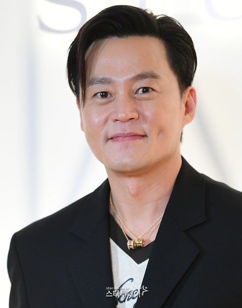 [배우 이서진 프로필]나이 ,소속사,출연작 ,MBTI,집안 ,특별한 인연까지 알아보기