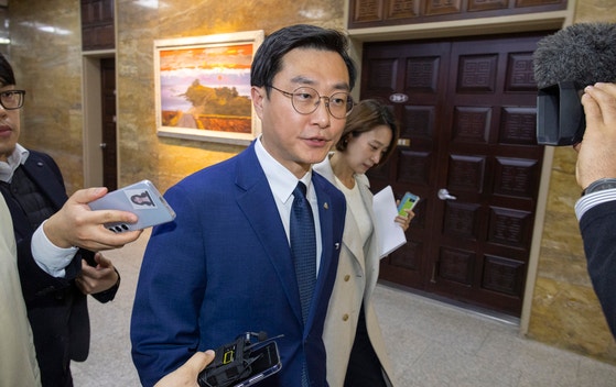 “<b>장경태 성</b>추행 <b>의혹</b>…정청래 ‘윤리 감찰단 조사’ 지시”