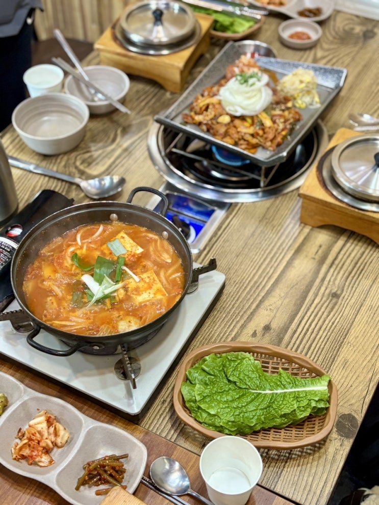  애월 아침식사 더애월본점 김치찌개 두루치기 맛집 찐후기