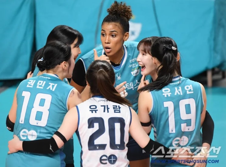 여자배구 <b>GS칼텍스</b> vs 정관장... 신 <b>유서연</b>" <b>활약</b>으로 3대0... 