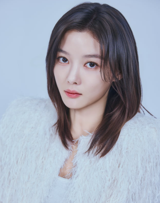   배우 김유정, ‘친애하는 X’ 촬영 중 결국 두 번 ‘졸도’… “개인적인 감정 숨기기 어려웠다” 백아진 연기의 고충은?