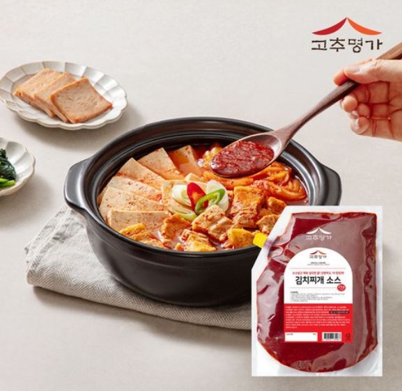  “쯔양도 반한 감칠맛! ‘고추명가 김치찌개 소스’ — 집에서 간편하게 깊은 맛 김치찌개 완성”