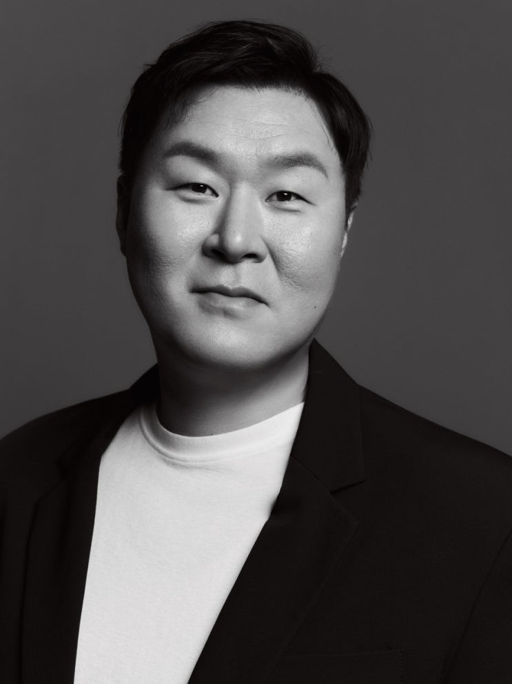 배우 <b>윤경호</b>, SBS <김부장> 주연으로 강렬한 변신…전장의... 