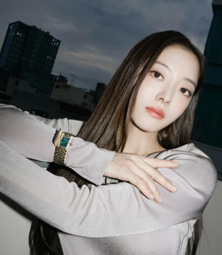  명품 브랜드에서도 요즘 여자 연예인들 사이에서 다시 떠오르는 페라가모의 메탈 손목 워치! 소소한 시계 컬렉션 공개