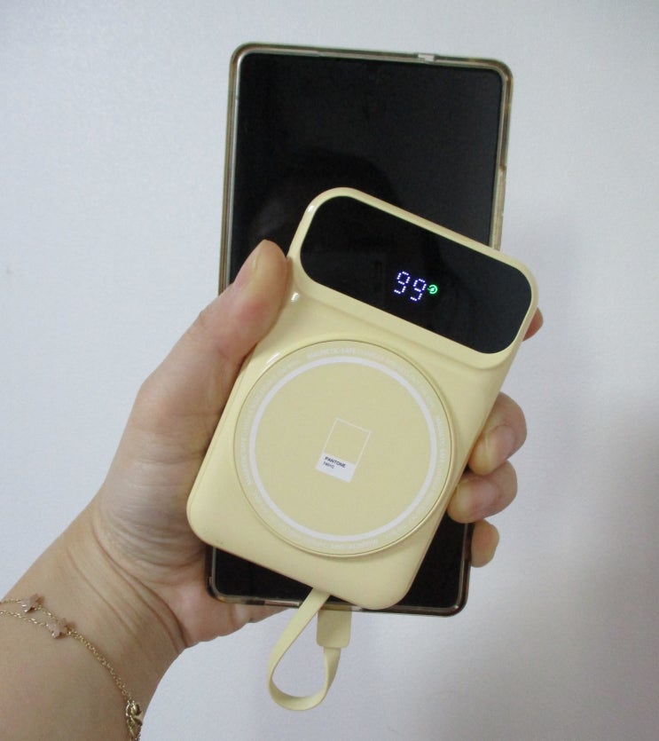  맥세이프 보조배터리 추천, 이어맥 팬톤 10000mAh 실사용 후기