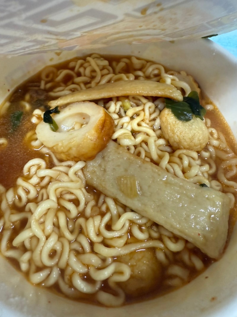 꿀조합 발견! 어묵 + 컵라면 최고의 조합