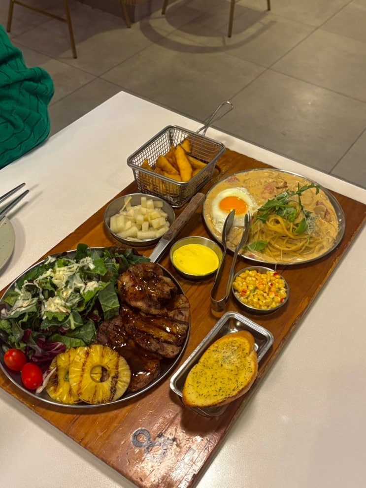  합정역 맛집 서가앤쿡 방문기 | 분위기 챙기고 맛까지 만족한 한 끼후기