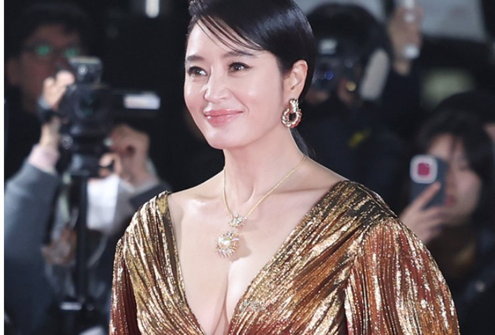 <b>홍콩</b> 화재 참사 <b>김혜수</b>의 <b>애도</b>와 회복의 메시지