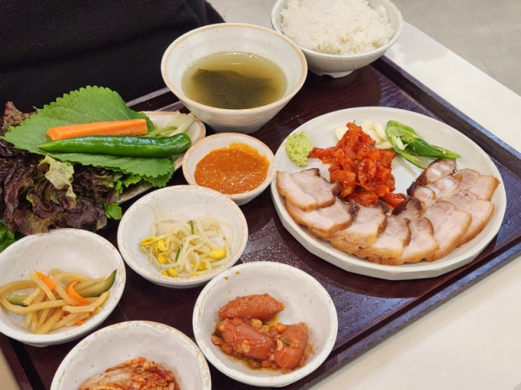  서울 영등포 정갈한 한상차림 한식맛집 무월식당 타임스퀘어점