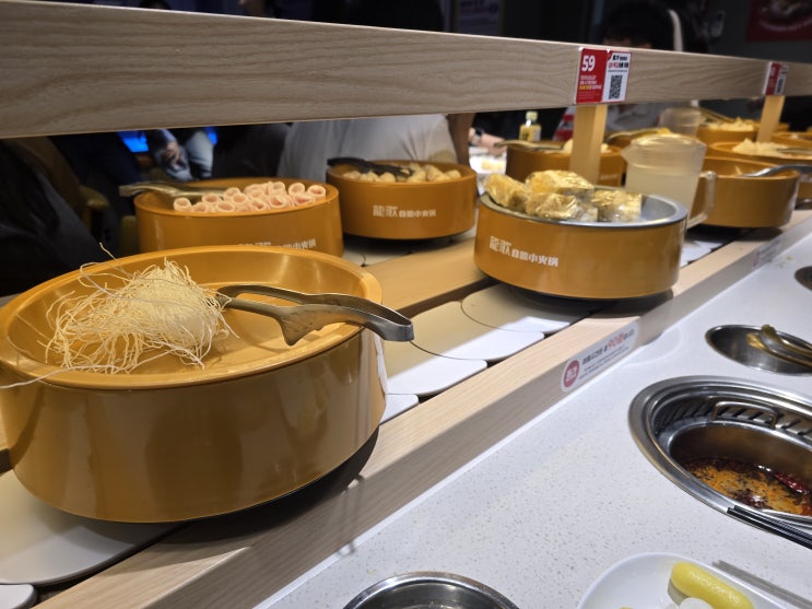  [내돈내산] 본토 중국의 맛을 살린 다양한 재료를 맛볼 수 있는 무한리필 강남 용가회전훠궈 강남점 방문 후기 (탕 종류, 가격, 내부, 재료 종류 등)