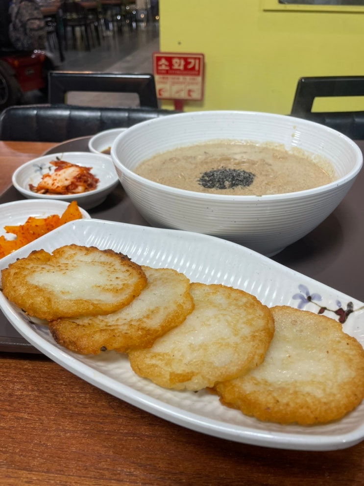 군산 공설시장 2층 청년몰 맛집 제비제비수제비 진득꾸덕한 들깨수제비 쫀쫀한 군산시장맛집 군산수제비 감자전