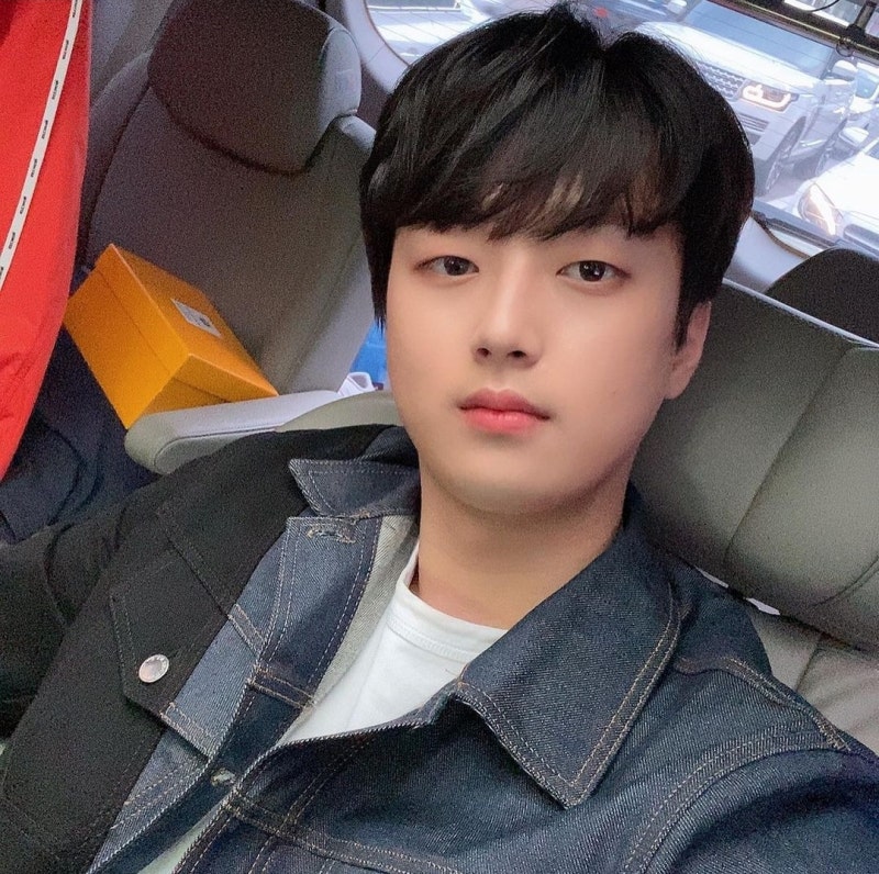 “팬카페 6만 명, 기부만 억 단위… 이찬원 팬덤 ‘찬스’가 무서운 진짜 이유”