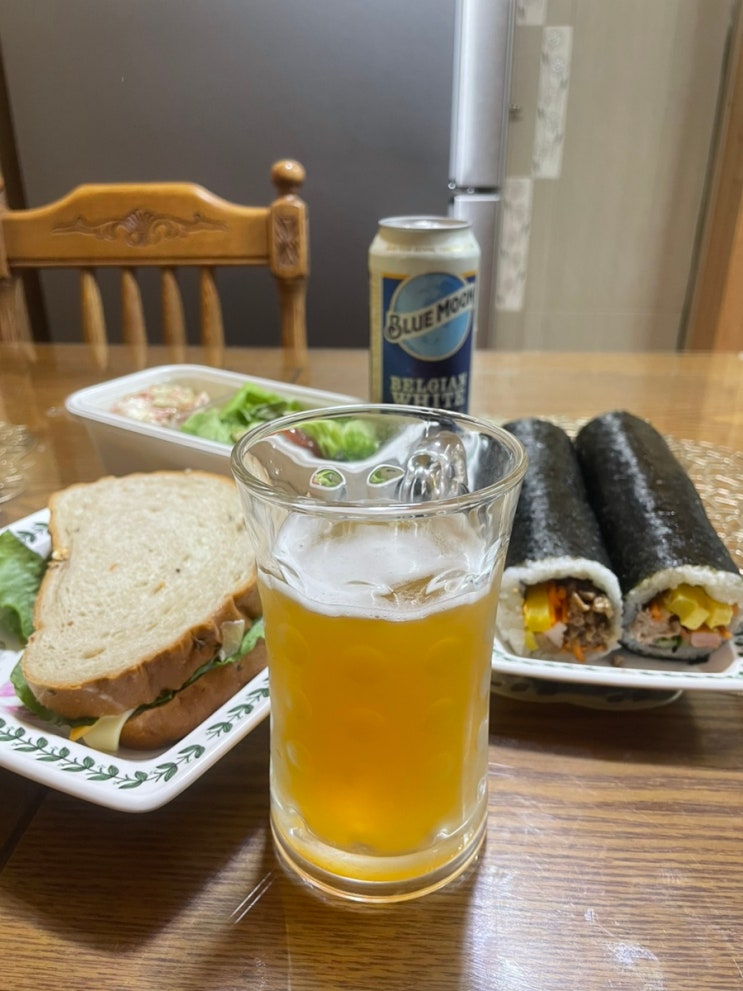  GS25 CU 재출시 수입맥주 블루문 밀맥주 퇴근 후 색을 더하다 맥주안주추천 쉐푸드 김밥 샌드위치 샐러딩 시저샐러드 군산오픈박스 문화점