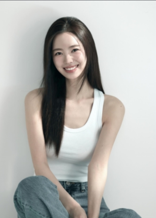   배우 진세연, 뜸했던 활동 끝에 공개한 충격적인 비주얼 변화의 비밀은?