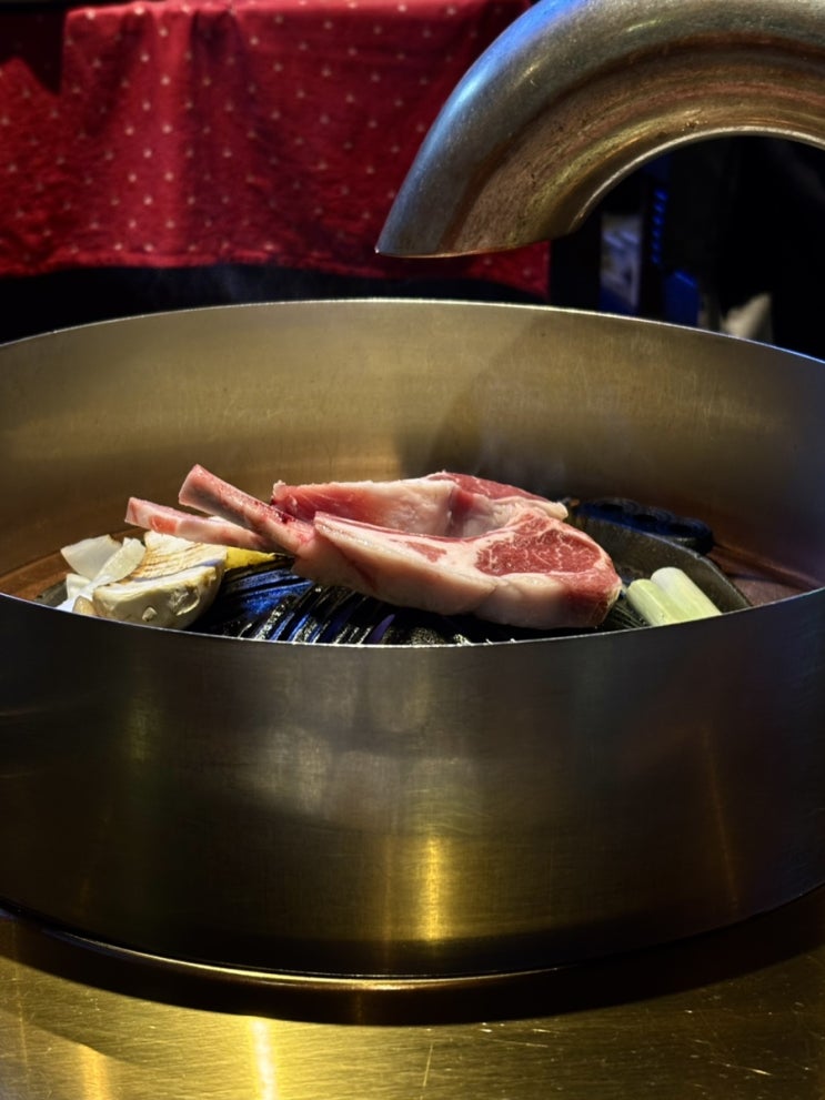  합정역 맛집 구워주는 양고기집 국제양식 연말에 가기 좋은 곳