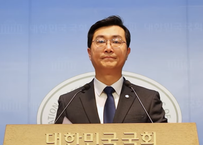 남의 여자친구랑” ..민주당 <b>장경태</b> 의원은 성추행 <b>의혹</b> 사건... 