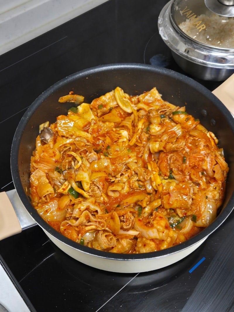 냉동삼겹살로 만드는 15분 요리, 맛있는 초간단 김치삼겹두부 두루치기