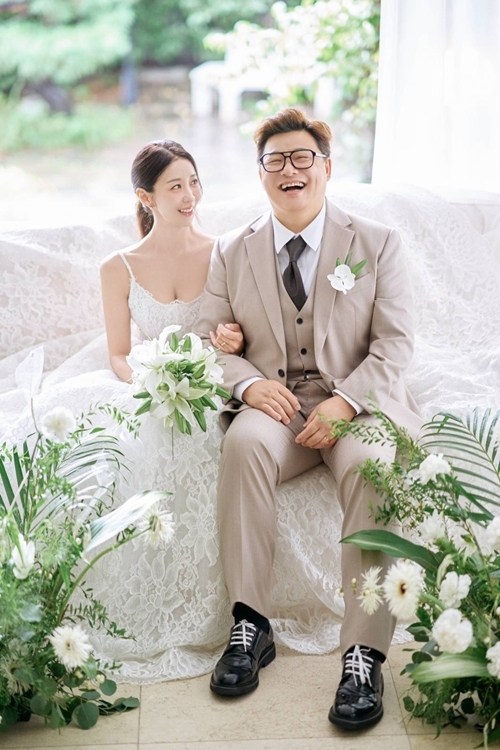 <b>윤정수 결혼</b>, 12살 연하 원진서와 오늘 웨딩마치…“이젠 진짜... 