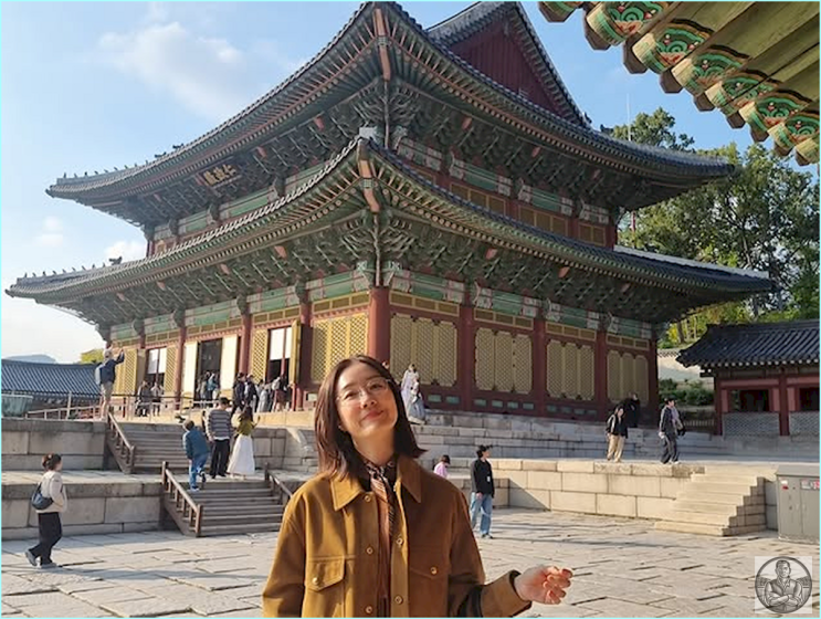  오연수 창경궁 포착, 운동화를 신어도 귀티 나는 결정적 이유