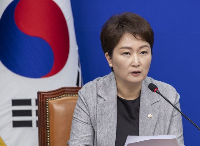 [정치] 민주당 이언주 지방선거 안 나간다…최고위 5명 출마설 종지부, 체제 안정화