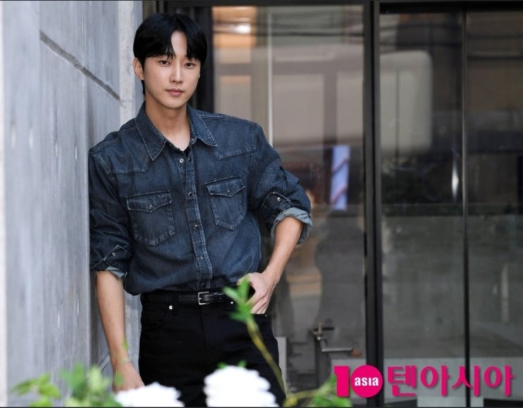   진영, 팬들과의 약속 지키지 못한 이유? “MBTI가 J였으면 10곡 나왔죠”