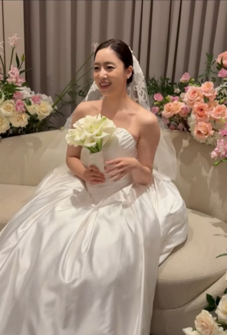   함은정·김병우 감독 결혼식 현장, 하정우 축사까지…생생 분위기 어땠길래?